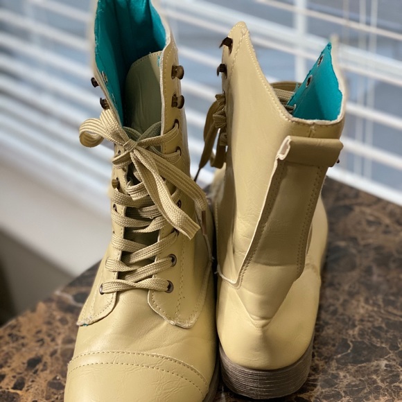 Combat Boots - Picture 3 of 4